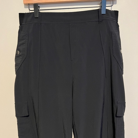Athleta Vienna Cargo Pant Women’s Size 14 Black - Picture 12 of 16